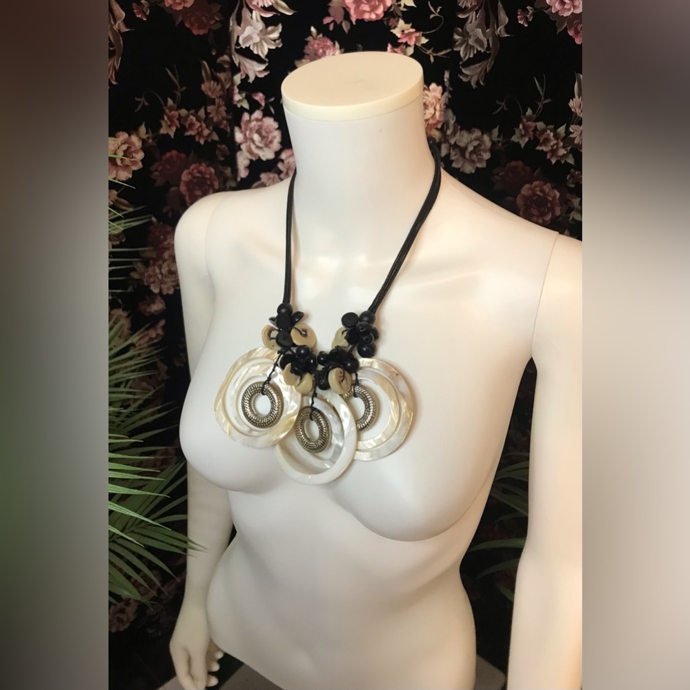 NWT Abstract Beach Pearlescent Shell Wood Cord Necklace